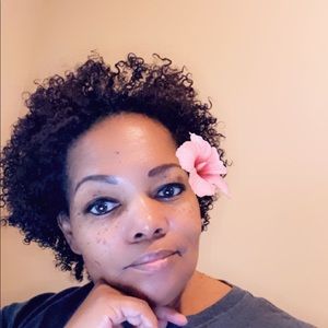 Meet your Posher, Mia